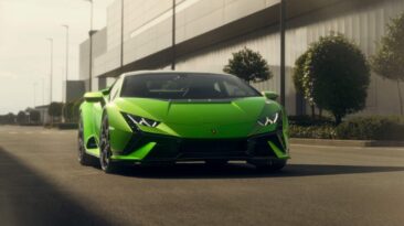 2022 Lamborghini Huracán Tecnica é um supercarro de 640 cv que oferece o desempenho do STO focado em pista em um pacote mais acessível