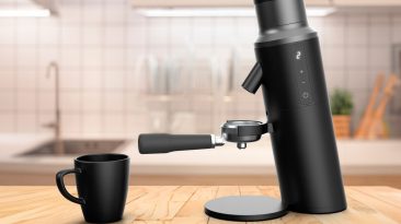 O moedor de café de dose única deposita a moagem perfeita diretamente no seu porta-filtro