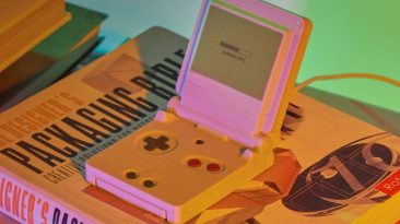 O carregador MagSafe para iPhone Elago Game Boy parece divertido, mas é insuficiente